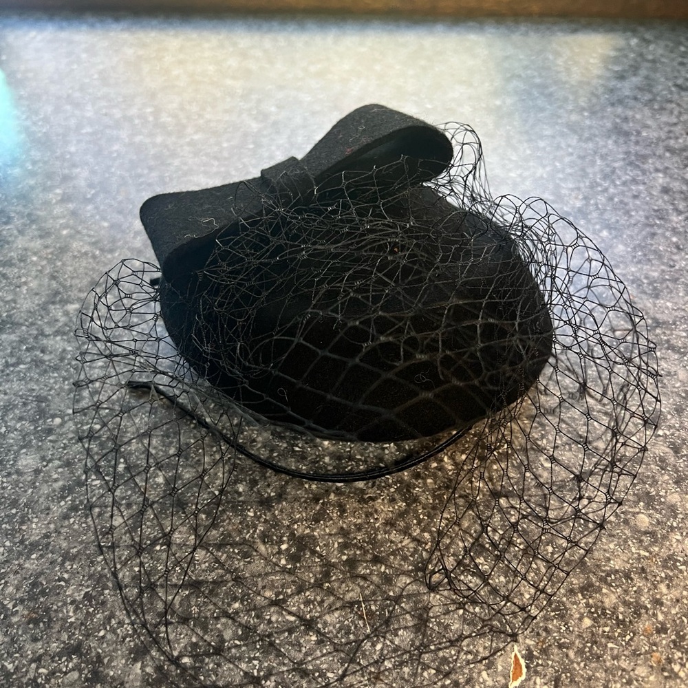 Elegant Black Fascinator Hat with Veil